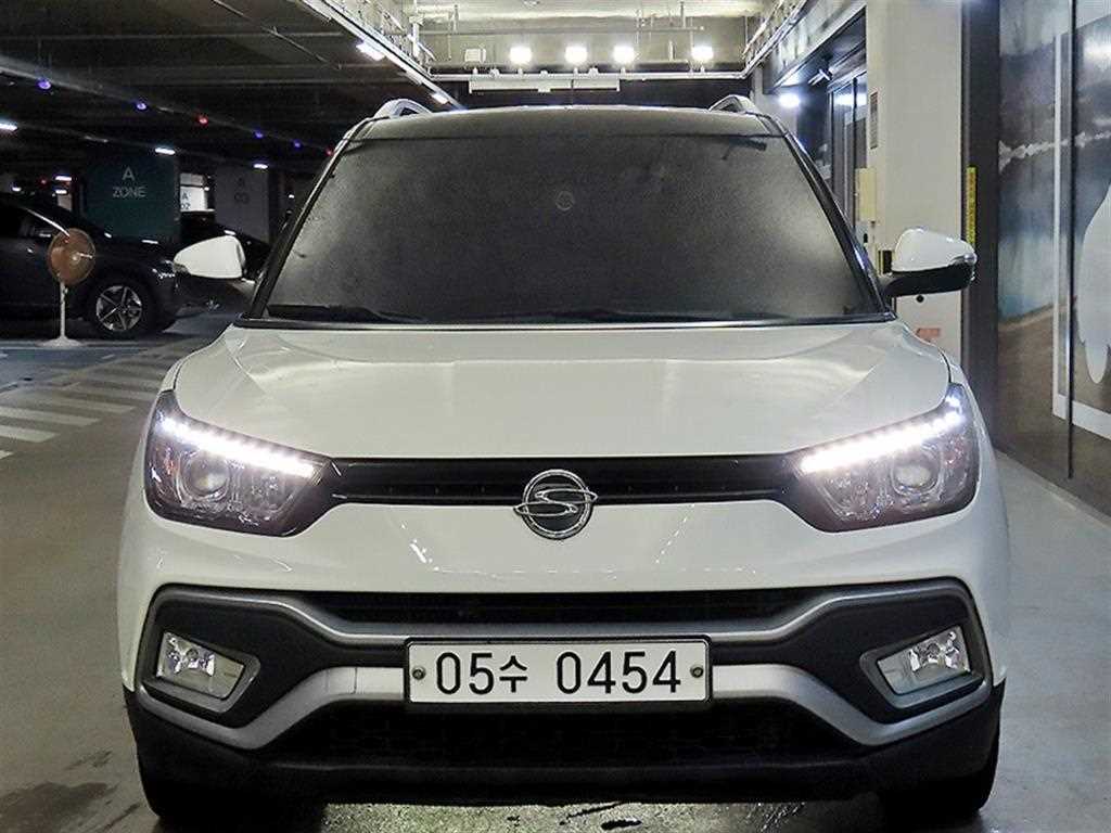 KGM 티볼리 2WD 디젤 1.6 IX 사진 2/20