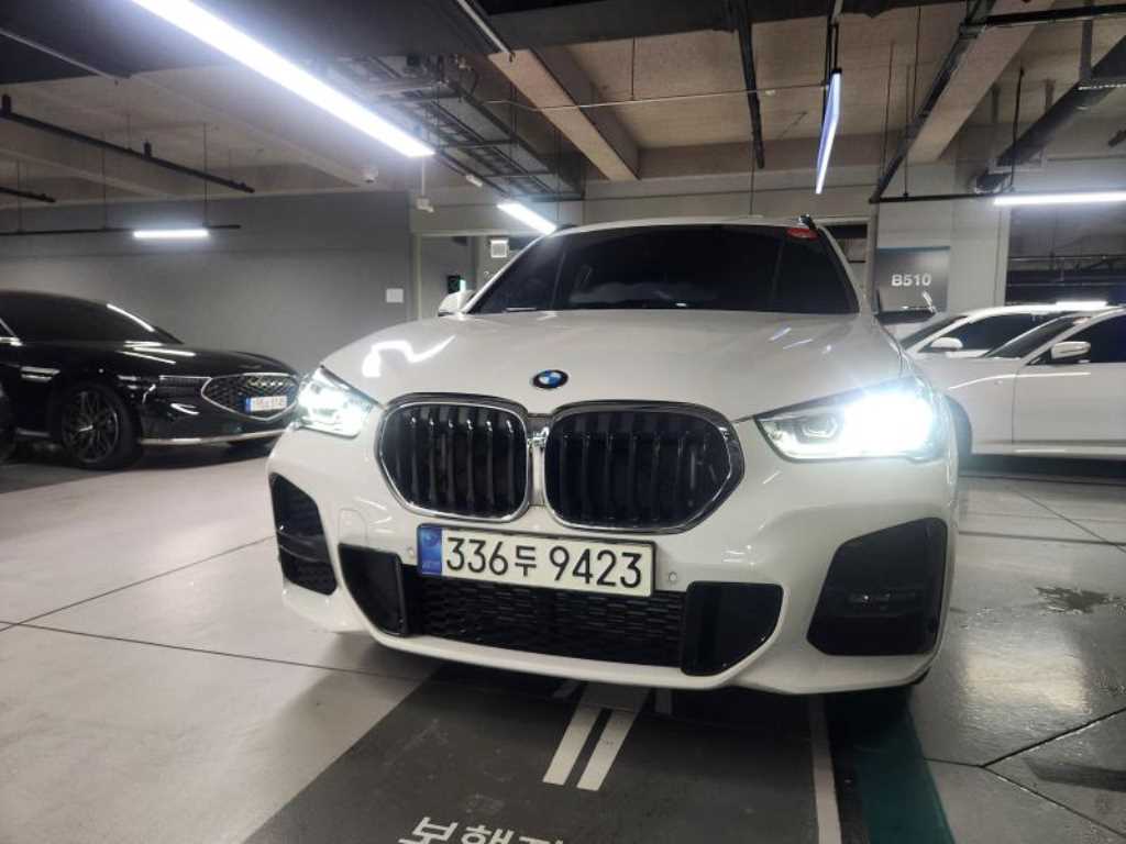 X1 (F48) xDrive 20i M 스포츠 2021년식