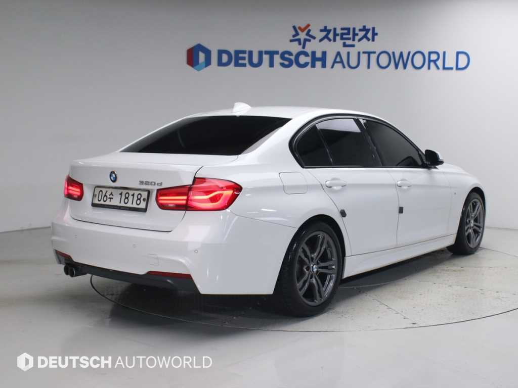 BMW 3시리즈 320d M 스포츠 사진 2/20