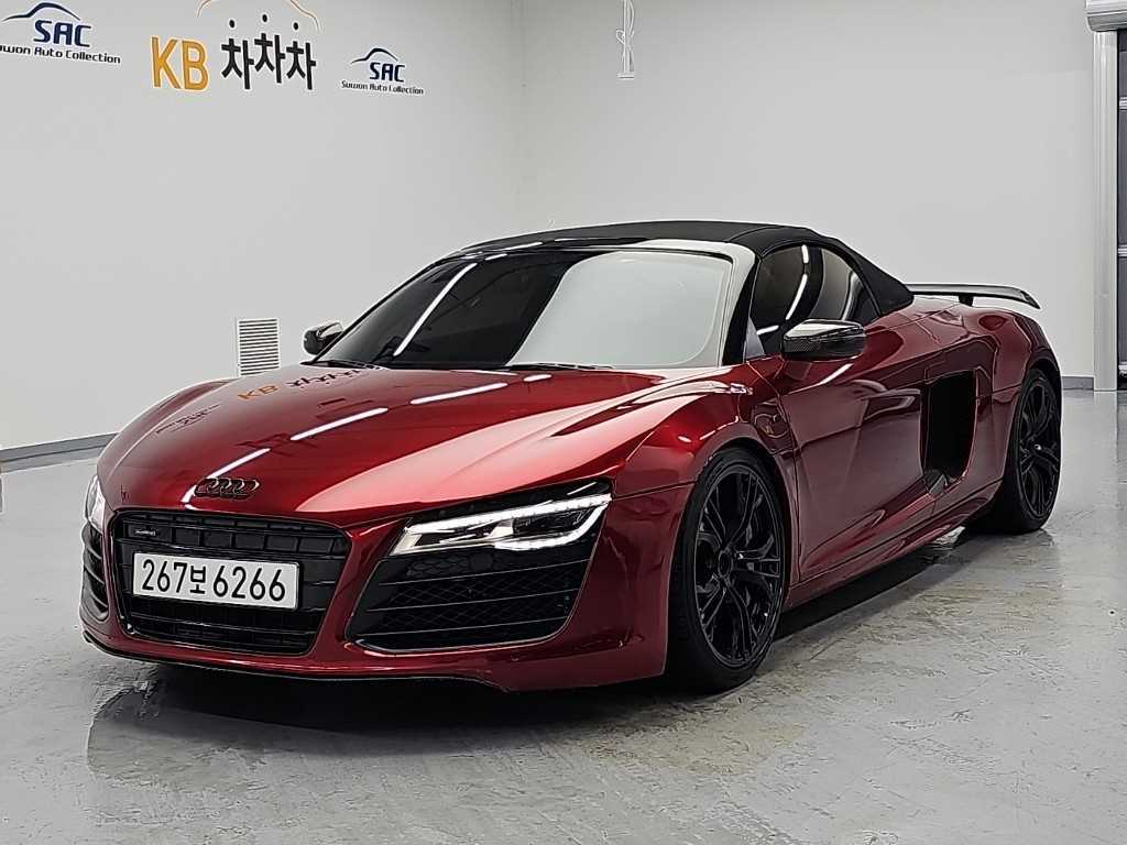 아우디 R8 5.2 V10 쿠페 사진