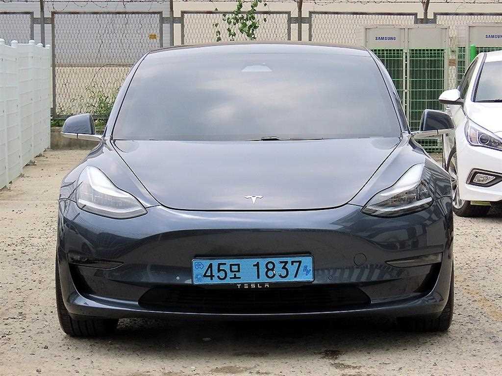 테슬라 모델 3 롱 레인지 사진