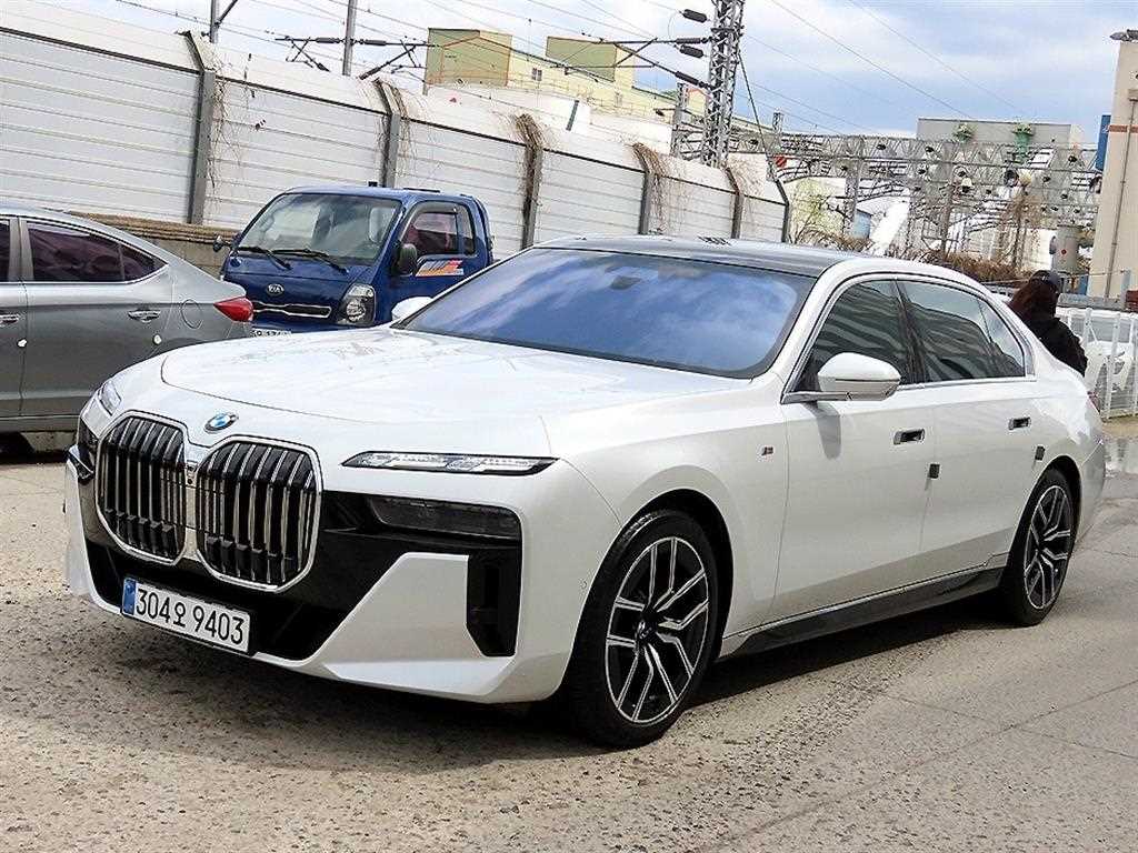 BMW 7시리즈 740d xDrive M 스포츠 사진 2/20