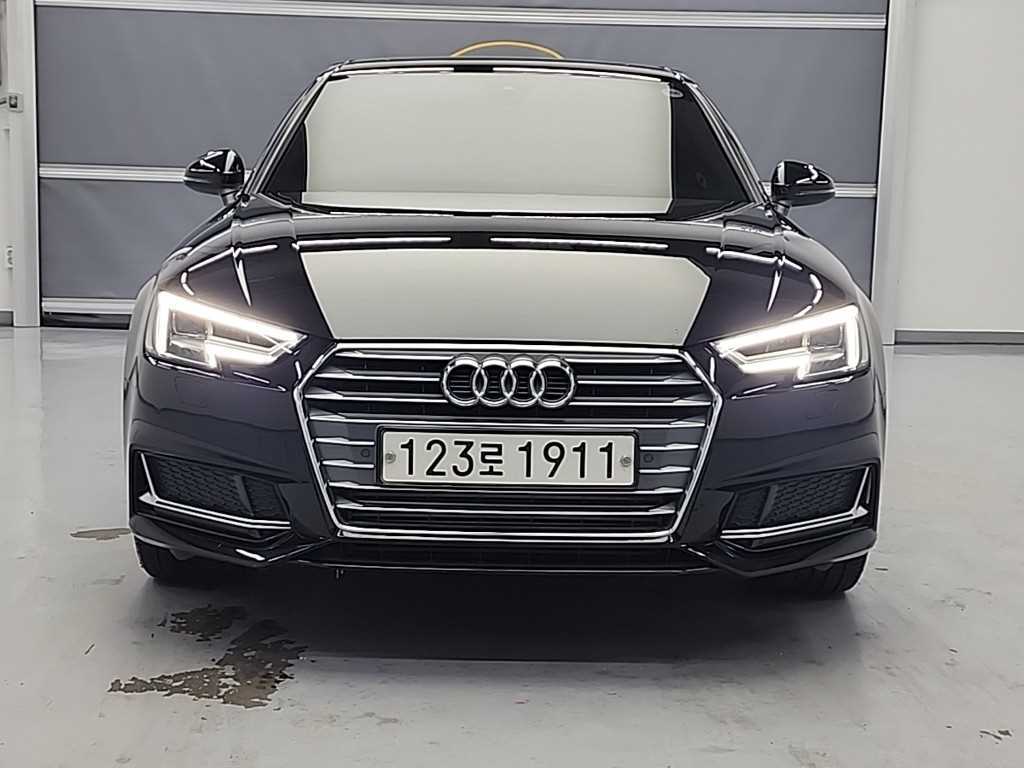 아우디 A4 40 TFSI 프리미엄 사진 2/18