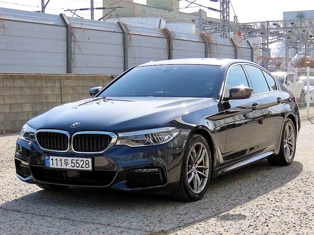BMW 5시리즈 520i M 스포츠 사진 2/20