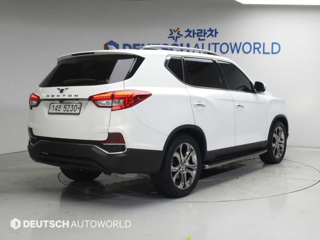 KGM 렉스턴 디젤 2.2 4WD 헤리티지 사진 2/20