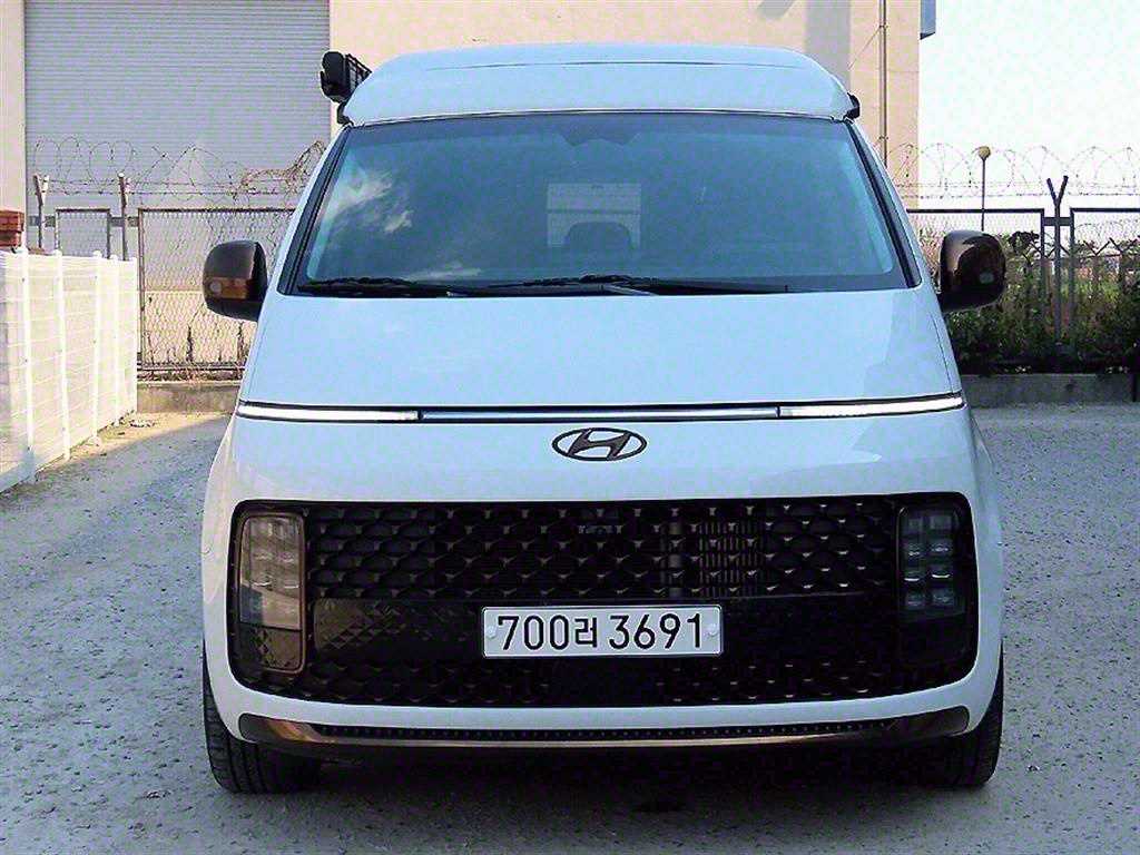 스타리아 캠핑카 4WD 프레스티지 캠퍼 11인승 2023년식