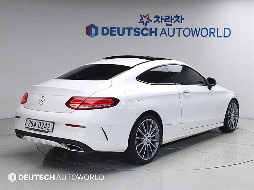 벤츠 C 클래스 C200 쿠페 사진 2/20
