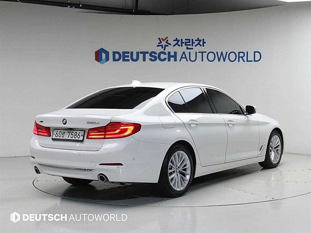 BMW 5시리즈 520d xDrive 럭셔리 플러스 사진 2/20