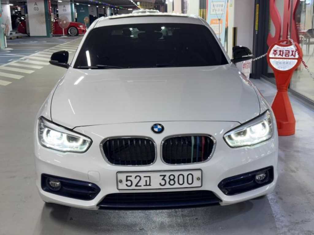 BMW 1시리즈 118d 스포츠 사진 2/19
