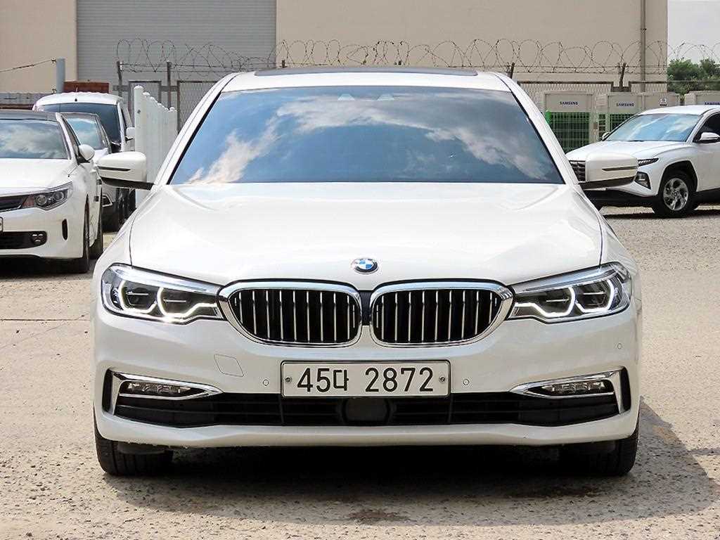 BMW 5시리즈 520d 럭셔리 플러스 사진 2/20