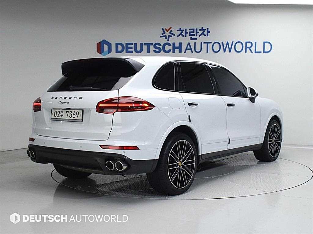 포르쉐 카이엔 3.0 디젤 플래티넘 에디션 사진 2/20