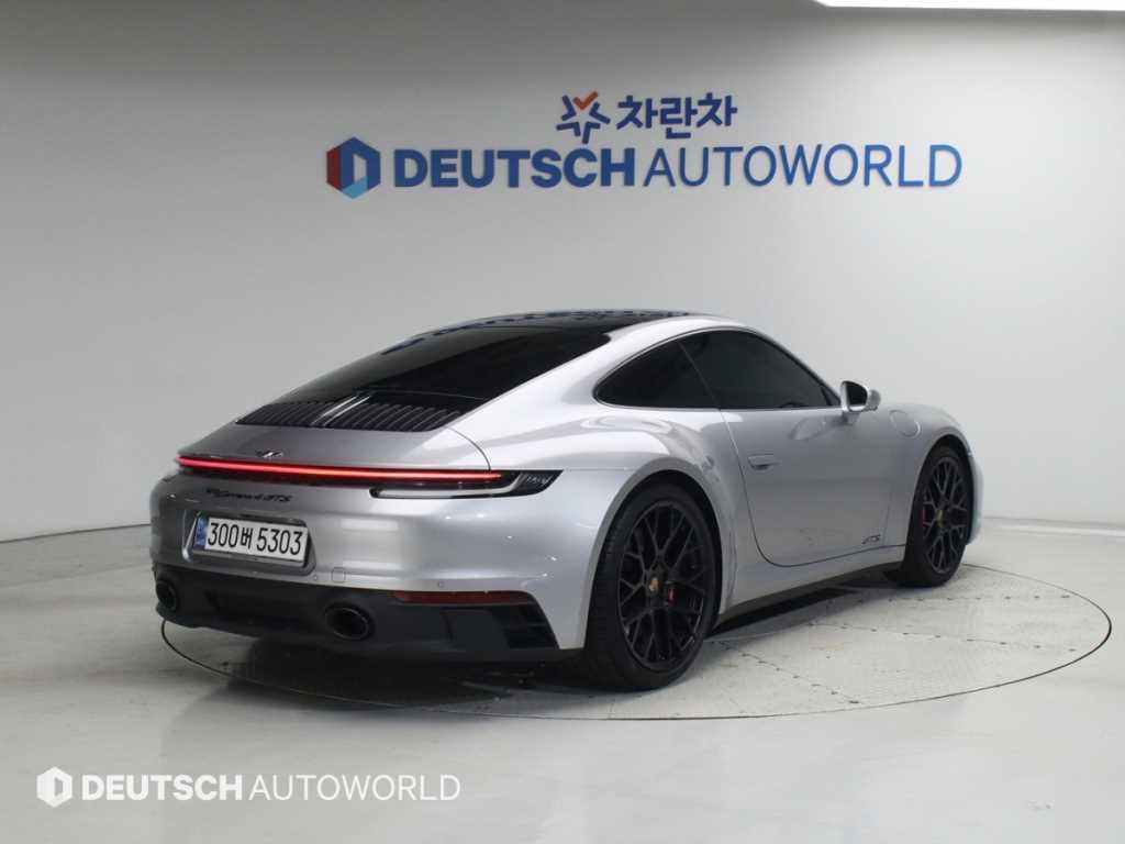 포르쉐 911 카레라 4 GTS 사진 2/20