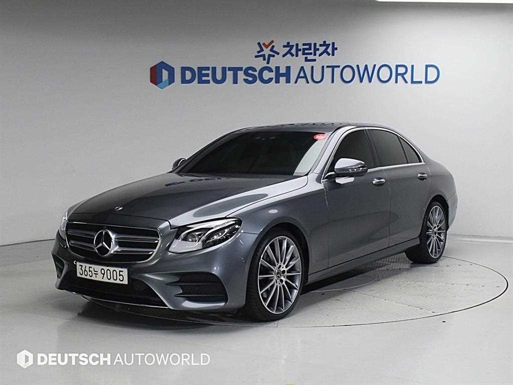 E-클래스 W213 E300 4MATIC AMG LINE 2018년식