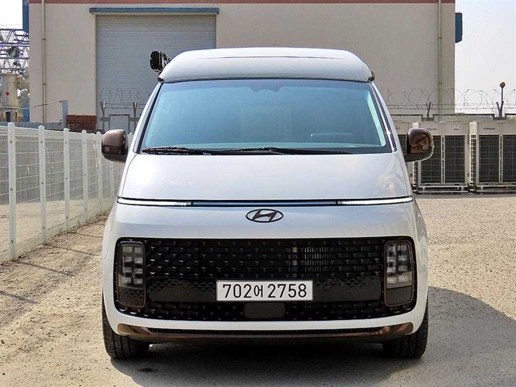스타리아 캠핑카 2WD 프레스티지 캠퍼 4인승 2024년식