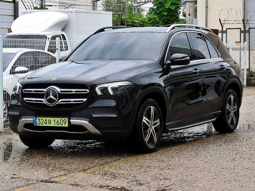 벤츠 GLE 클래스 GLE 300d 4MATIC 사진 2/20