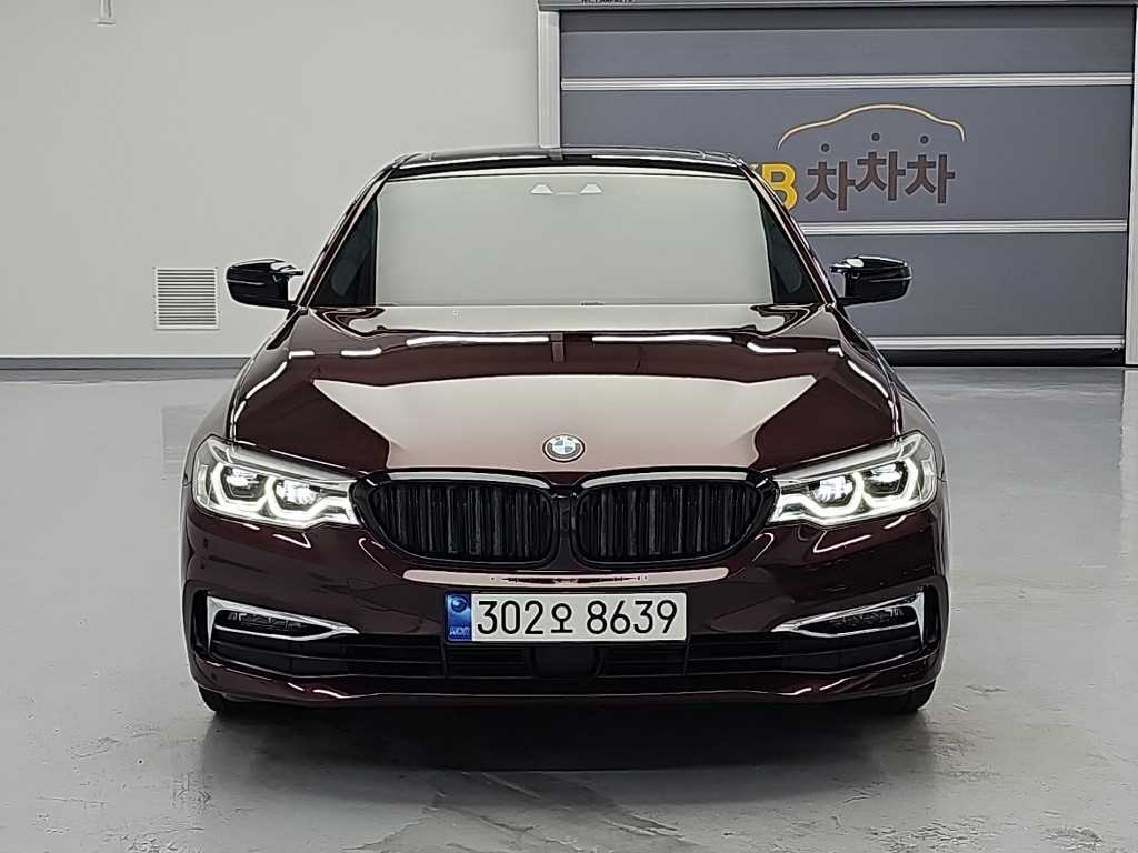 BMW 5시리즈 520d M 스포츠 플러스 사진 2/19