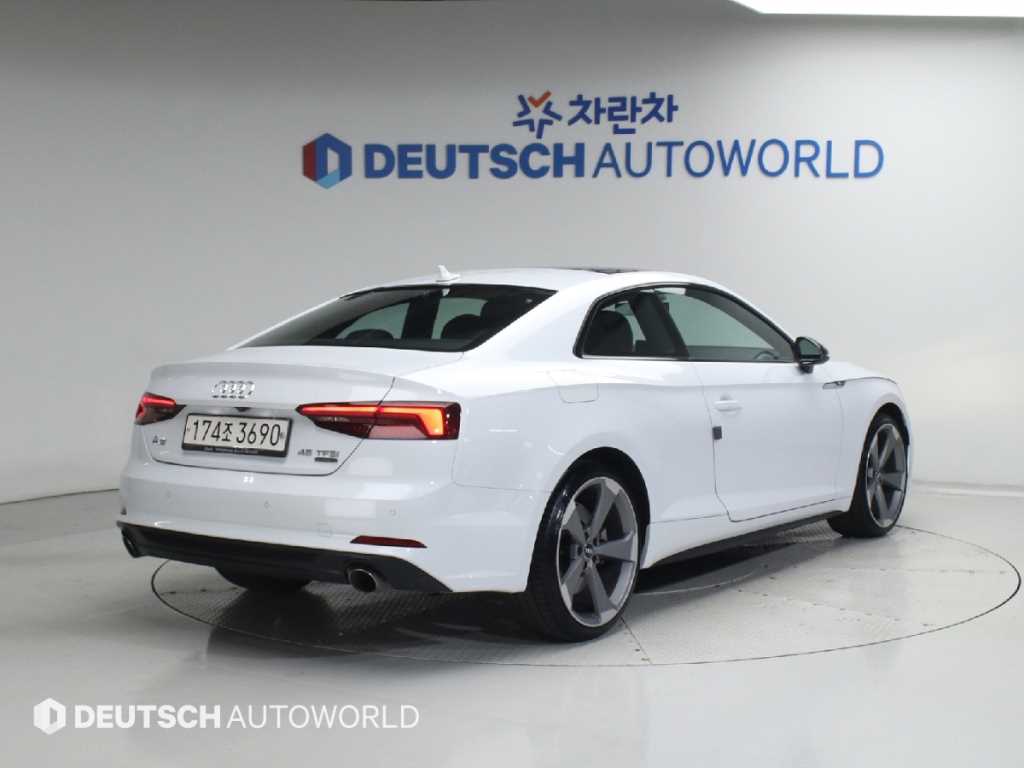아우디 A5 45 TFSI 콰트로 쿠페 사진 2/20