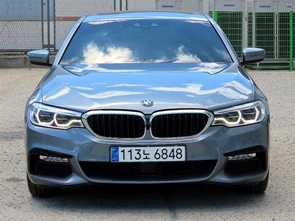 BMW 5시리즈 530i xDrive M 스포츠 사진