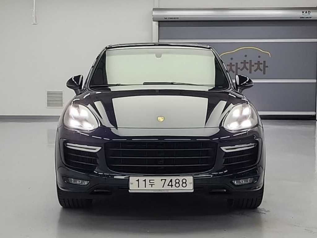 포르쉐 카이엔 3.6 GTS 사진 2/19
