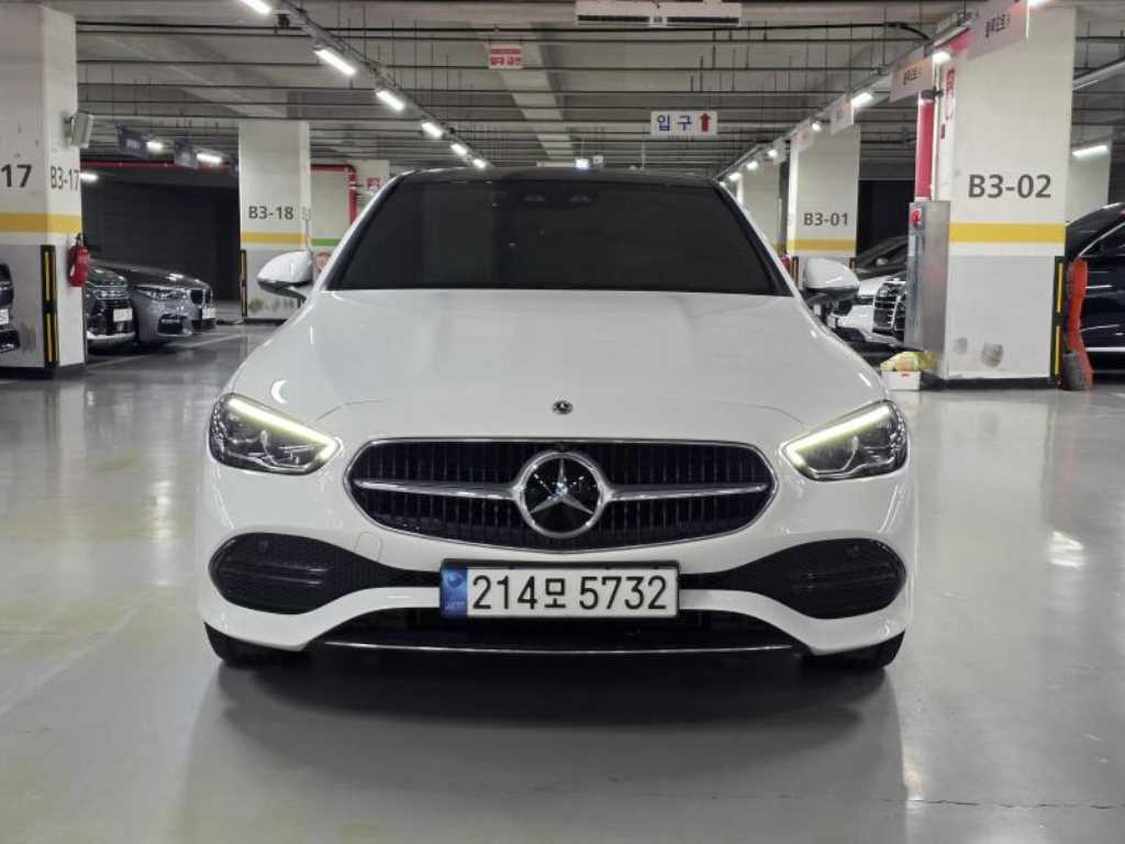 벤츠 C 클래스 C300 4MATIC 아방가르드 사진 2/20
