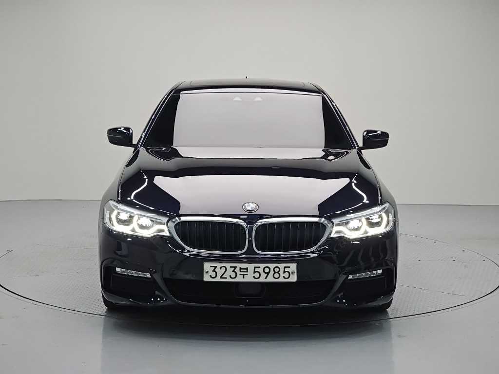 BMW 5시리즈 520d M 스포츠 플러스 사진 2/20
