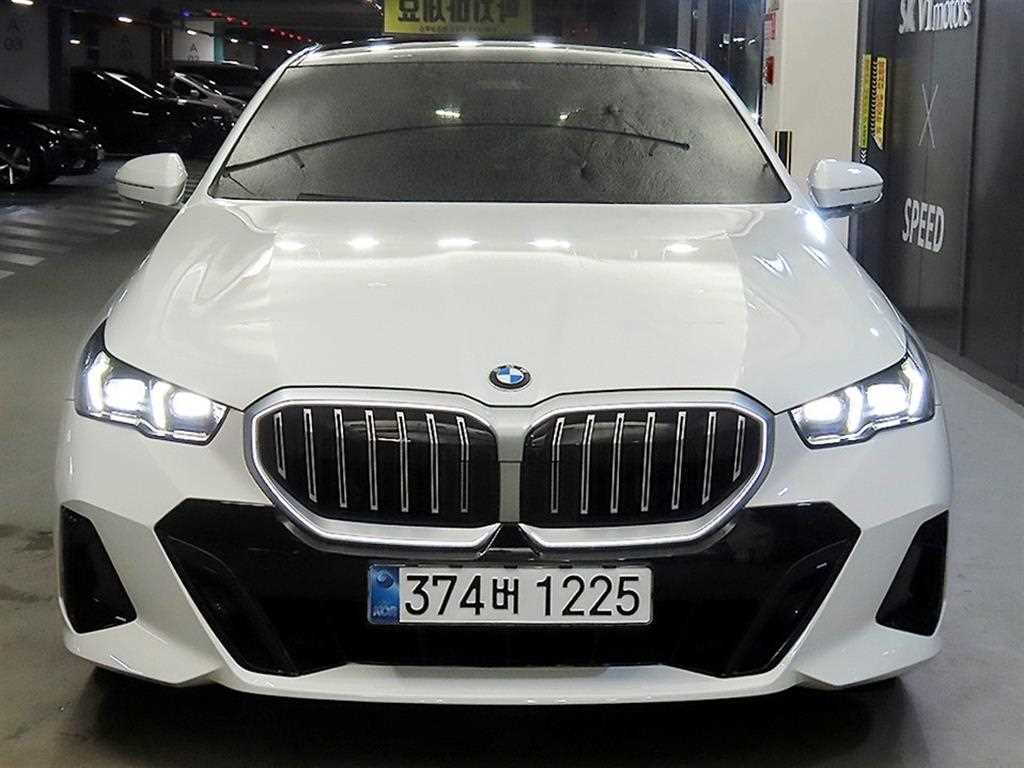 BMW 5시리즈 530e 기본형 사진 2/20