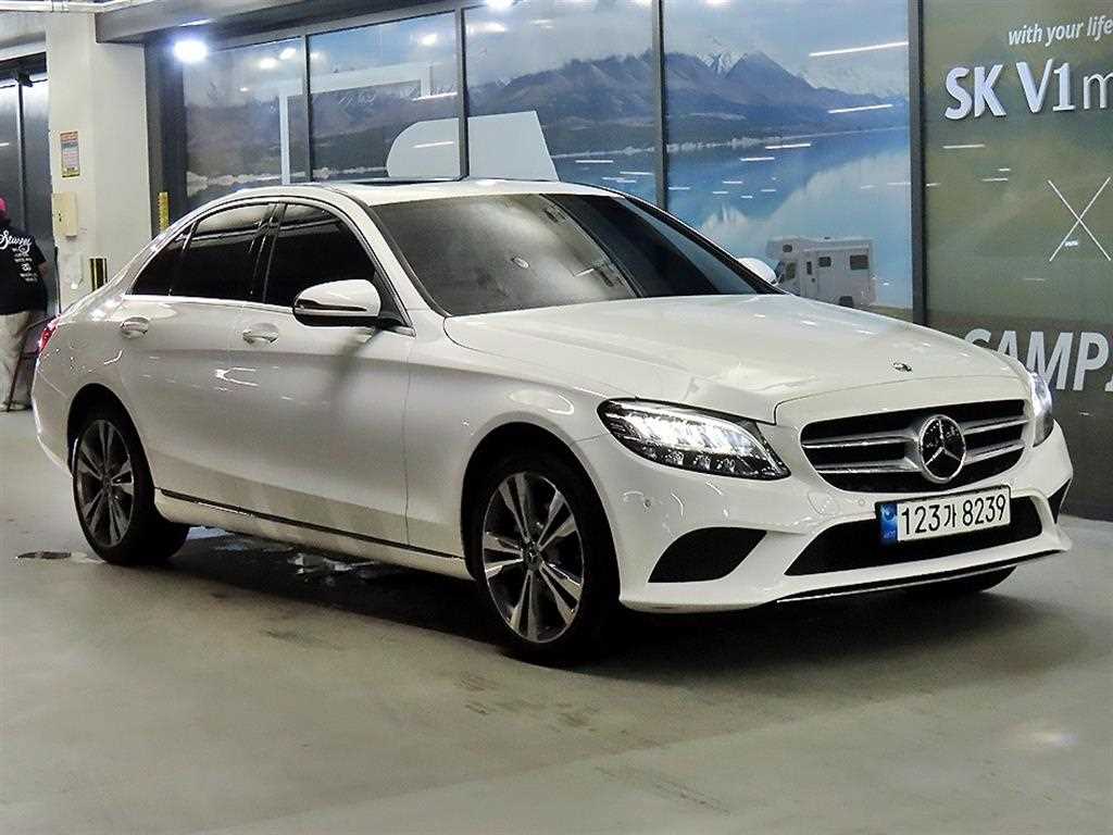 C클래스 W205 C220 d 4MATIC 아방가르드 2021년식
