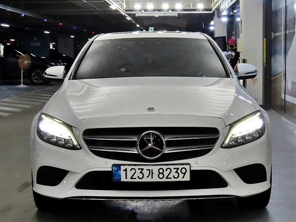 벤츠 C 클래스 C220 d 4MATIC 아방가르드 사진 2/20