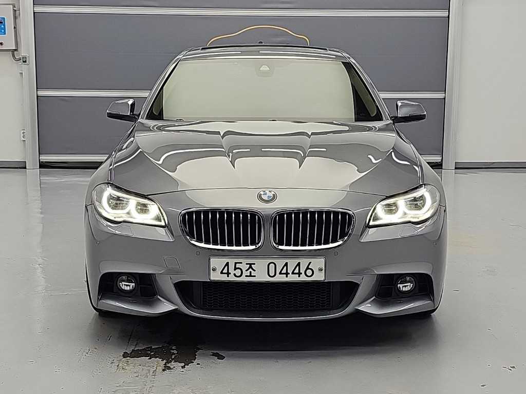 BMW 5시리즈 520d M 에어로다이나믹 사진 2/20