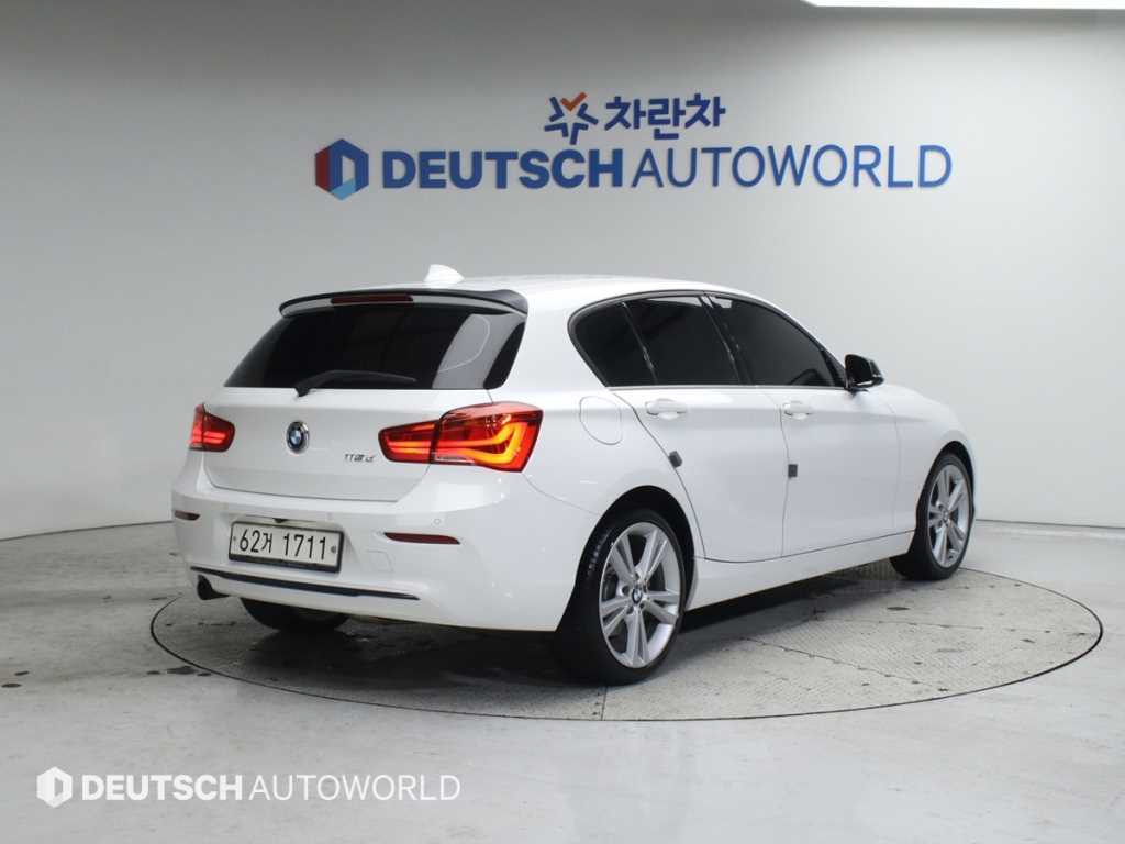 BMW 1시리즈 118d 스포츠 사진 2/20