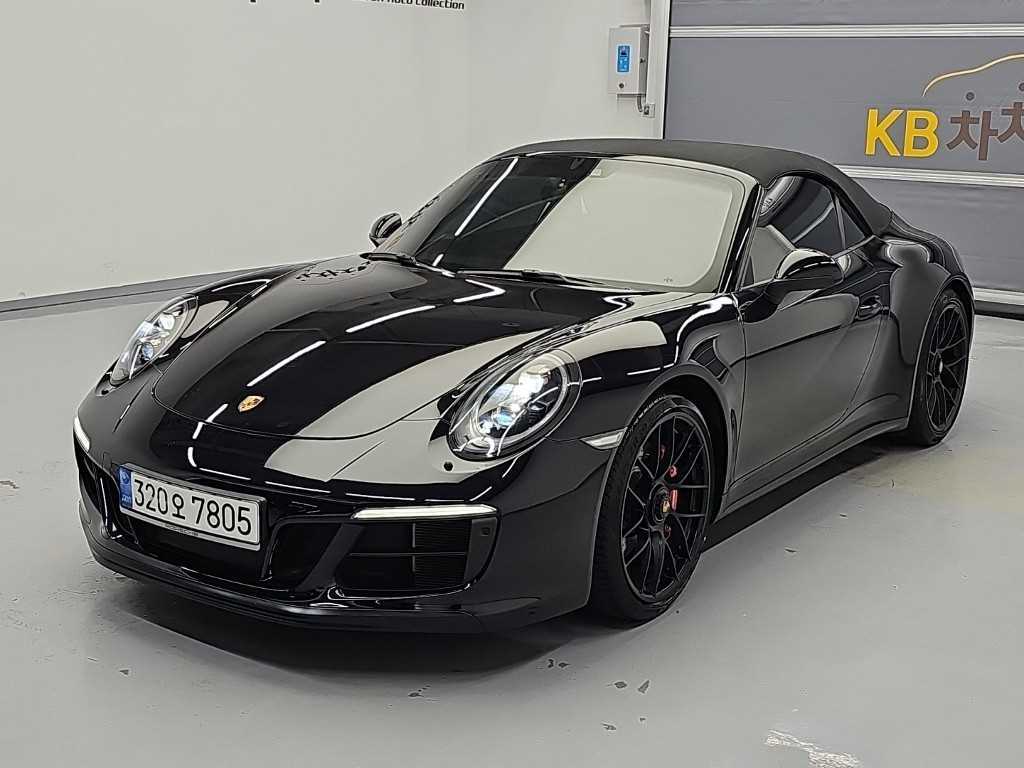 포르쉐 911 카레라 4 GTS 카브리올레 991 사진