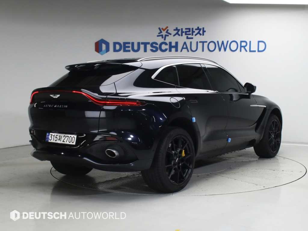 애스턴마틴 DBX 4.0 V8 사진 2/20