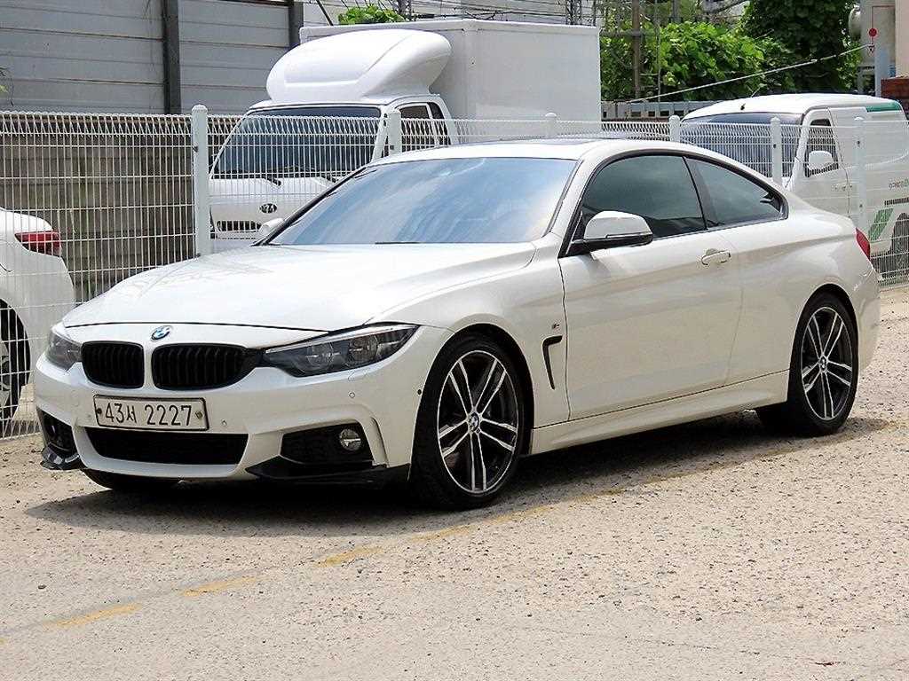BMW 4시리즈 430i 쿠페 M 스포츠 사진 2/20