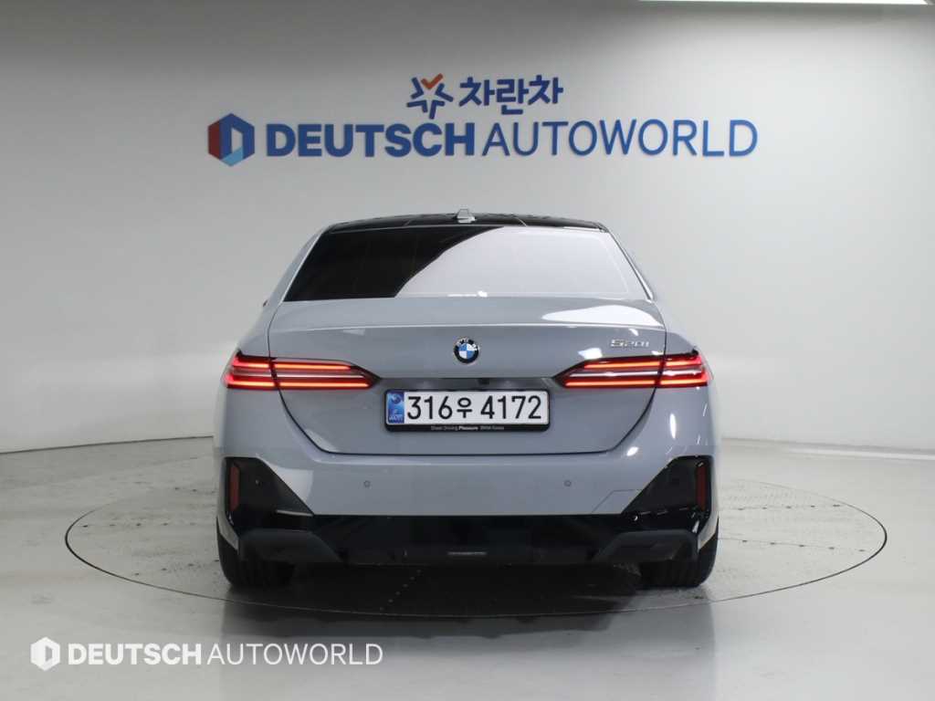 BMW 5시리즈 520i M 스포츠 사진 2/20