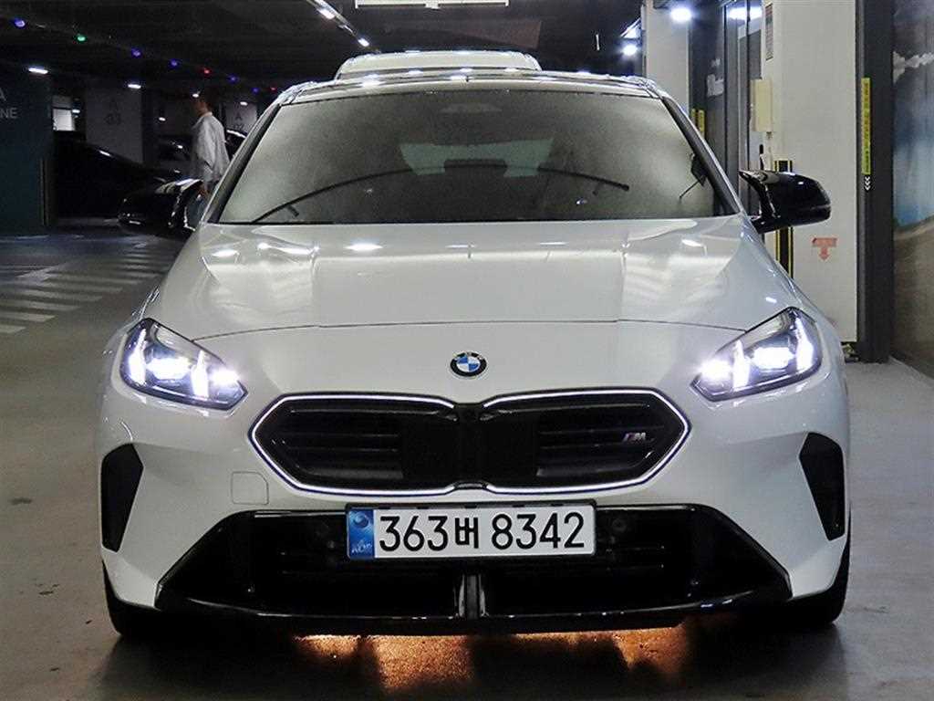 BMW 1시리즈 M135 xDrive 사진 2/20