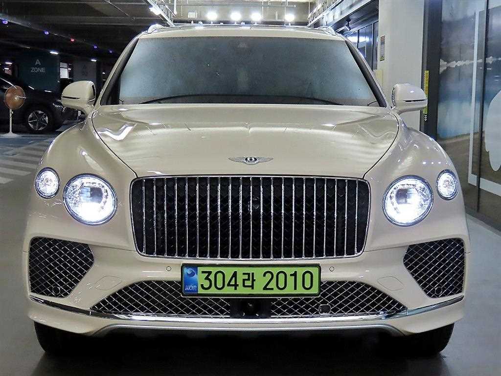 벤틀리 벤테이가 4.0 V8 사진 2/20