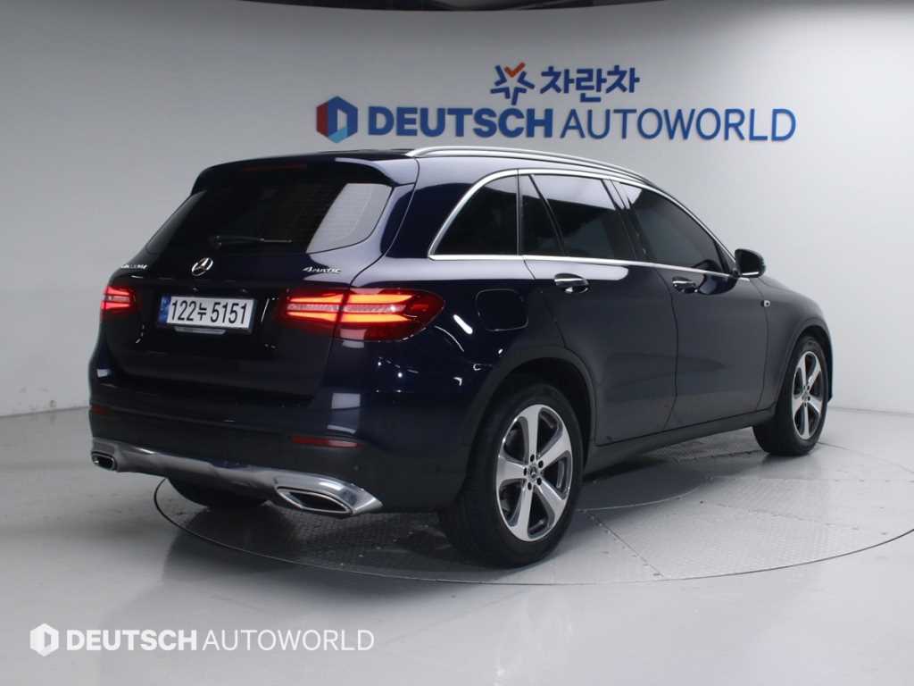 벤츠 GLC 클래스 GLC 220 d 4MAITC 프리미엄 사진 2/20