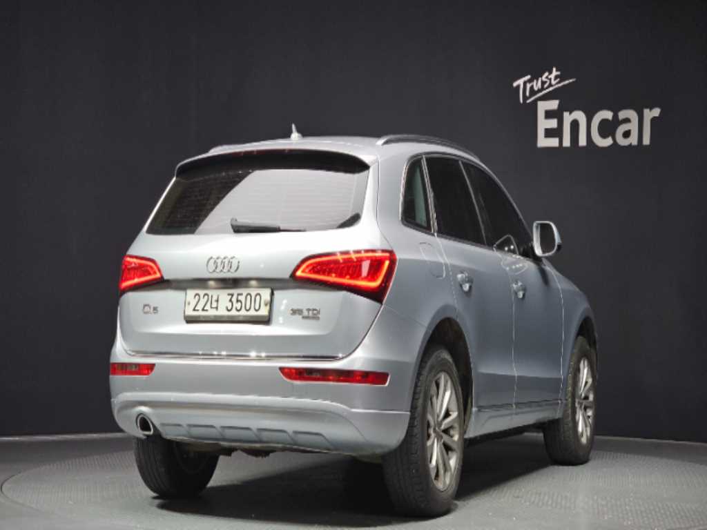 아우디 Q5 35 TDI 콰트로 사진 2/20