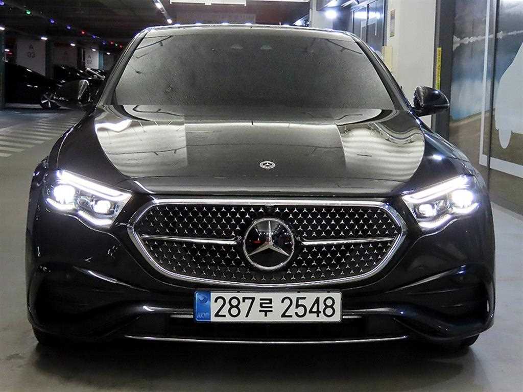 벤츠 E 클래스 E300 4MATIC AMG Line 사진 2/20