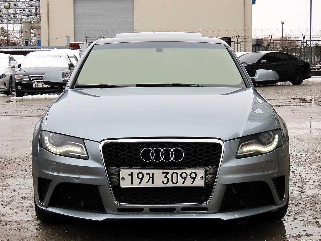 아우디 A4 2.0 TFSI 콰트로 다이나믹 사진 2/19
