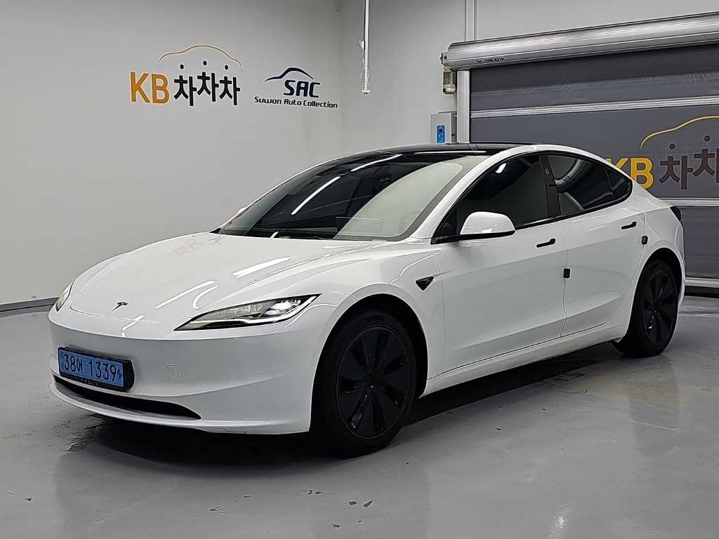 테슬라 모델 3 RWD 사진