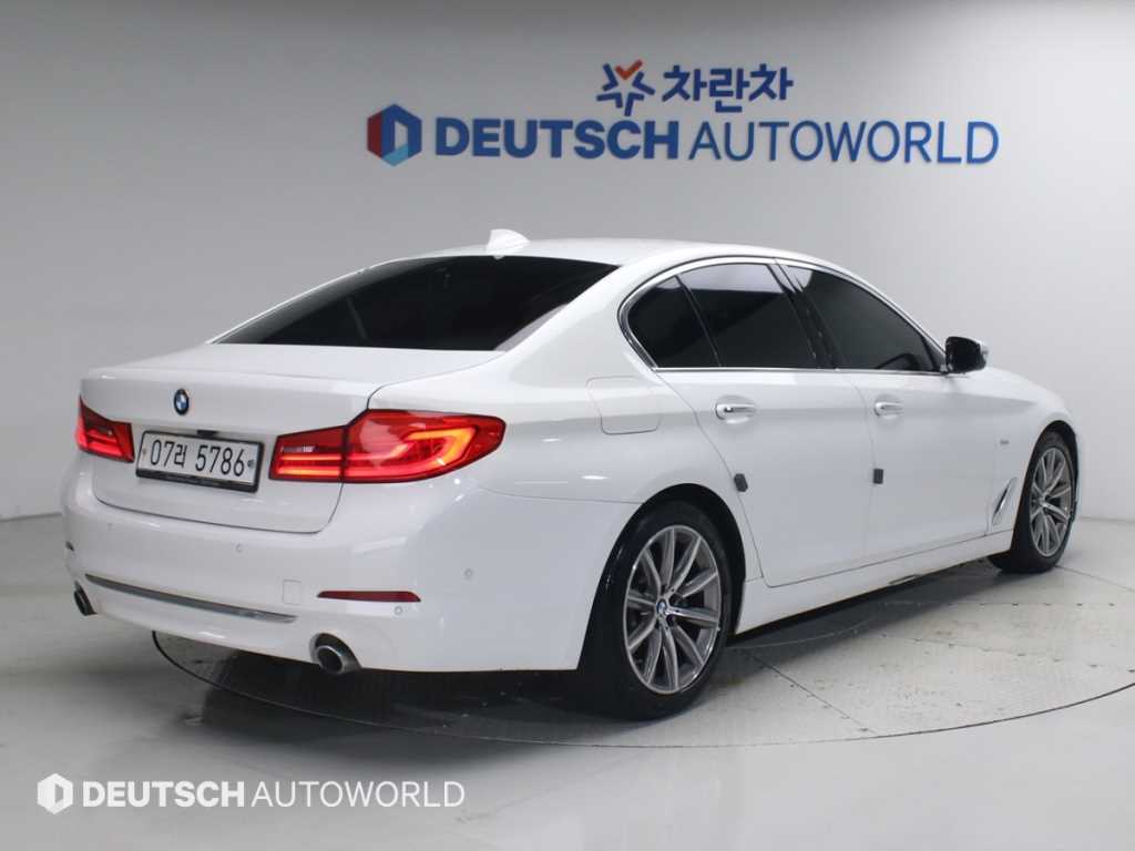 BMW 5시리즈 520i 럭셔리 사진 2/20