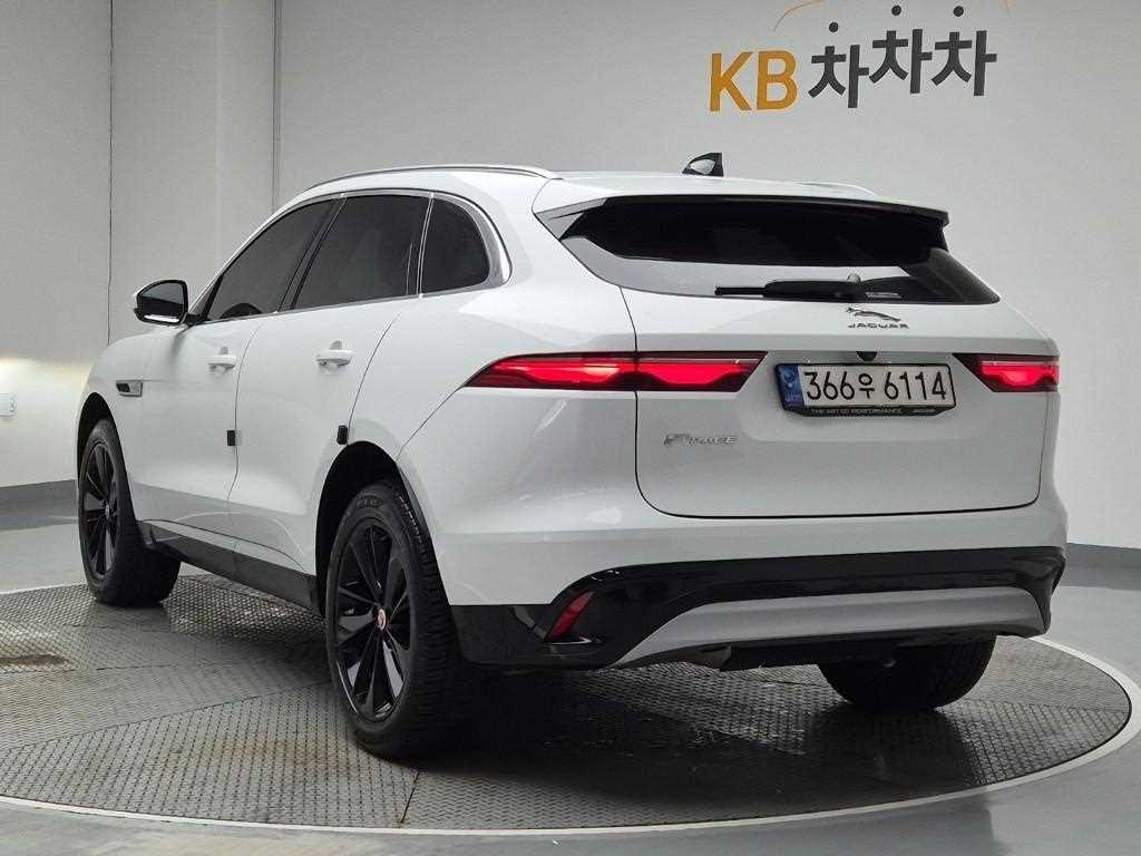 재규어 F-PACE P 250 SE 사진 2/19