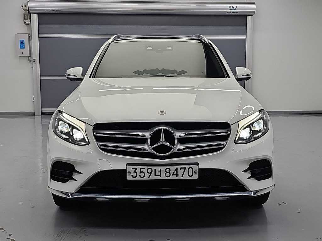 벤츠 GLC 클래스 GLC 300 4MATIC AMG LINE 사진 2/18