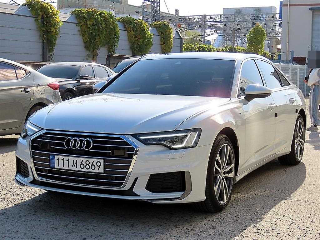 아우디 A6 45 TFSI 콰트로 프리미엄 사진 2/20