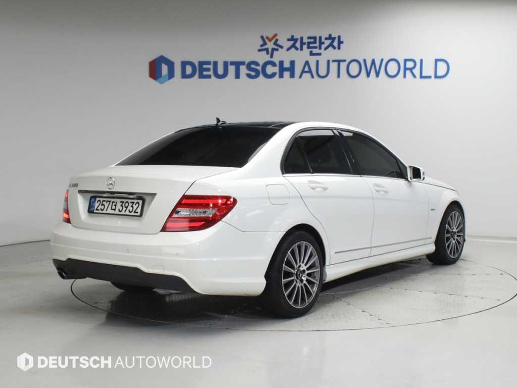 벤츠 C 클래스 C200 CGI 아방가르드 사진 2/20