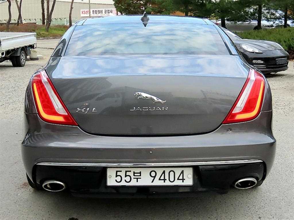 재규어 XJ 3.0D 프리미엄 럭셔리 LWB 사진 2/18