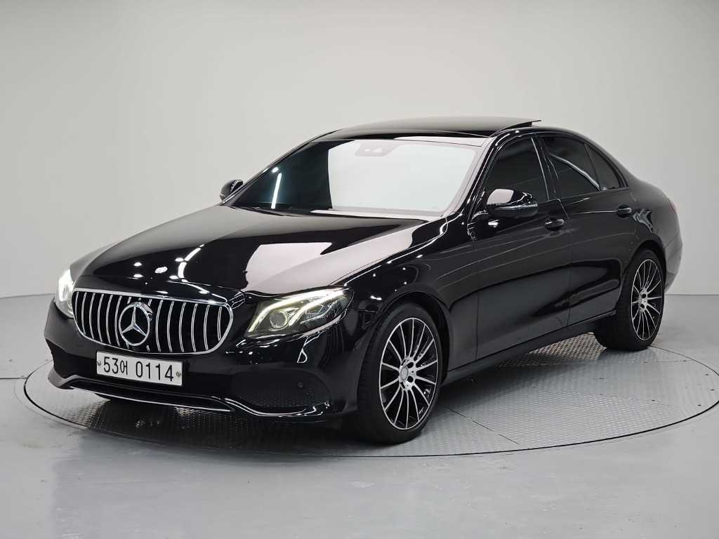 벤츠 E 클래스 E300 4MATIC 아방가르드 사진