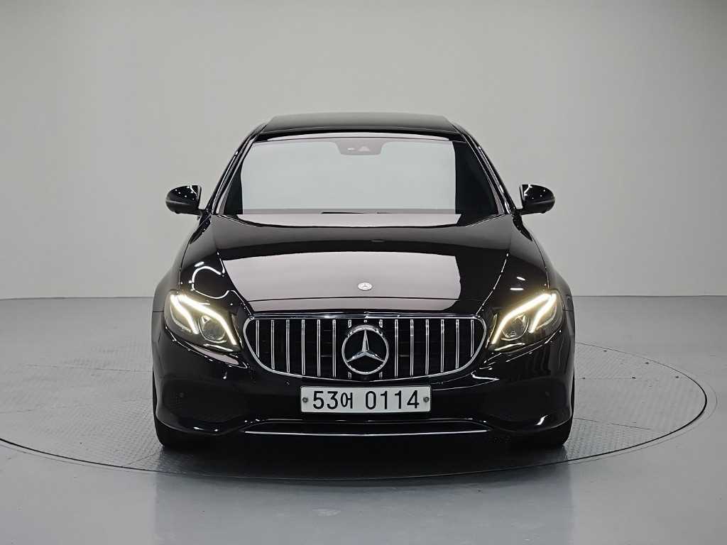 벤츠 E 클래스 E300 4MATIC 아방가르드 사진 2/19