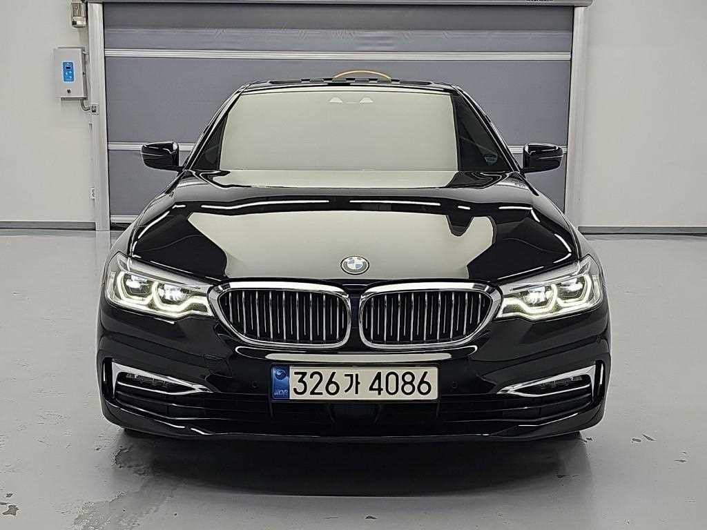 BMW 5시리즈 530i 럭셔리 플러스 사진 2/20